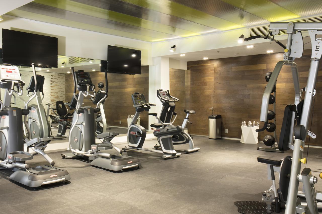Krystal Grand Suites Insurgentes Meksyk Zewnętrze zdjęcie A gym in a hotel